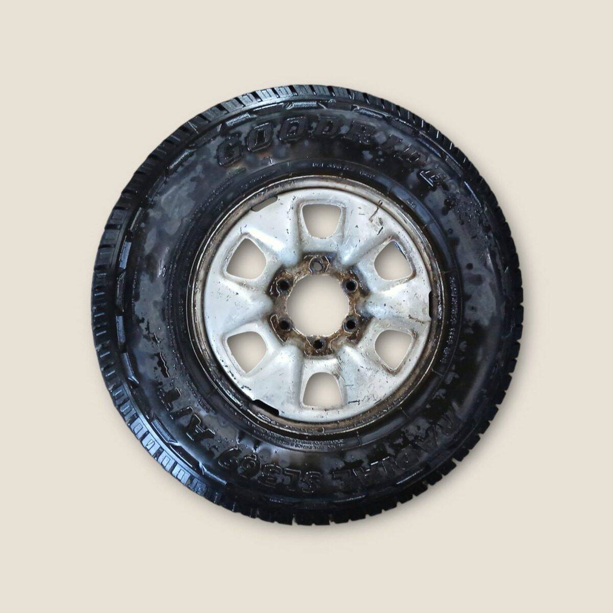 Llanta Toyota Hilux