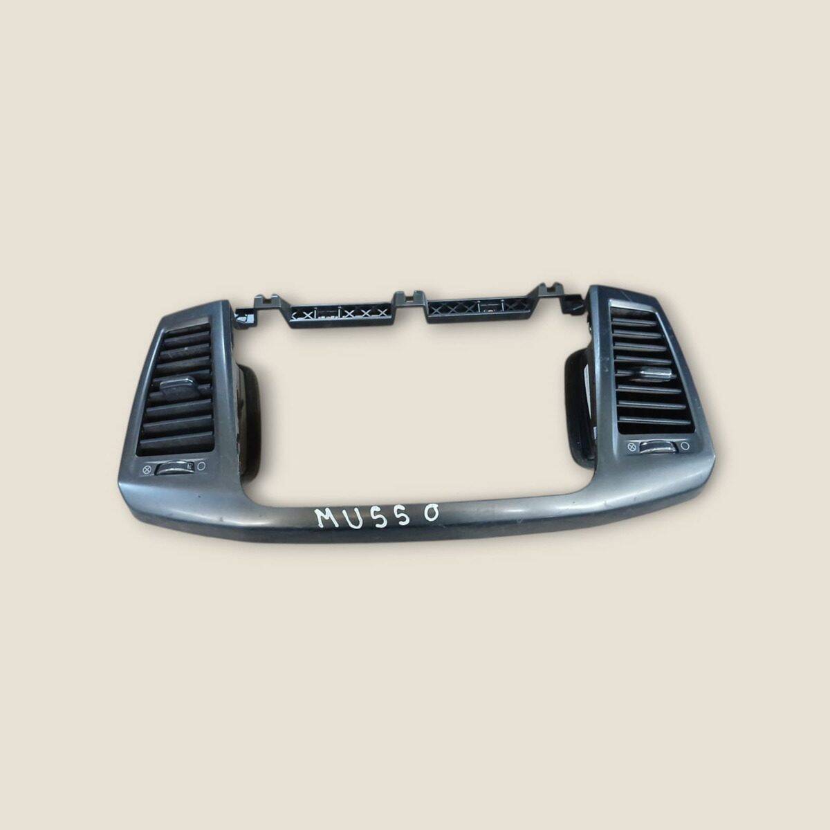 Bisel De Radio Ssangyong Musso