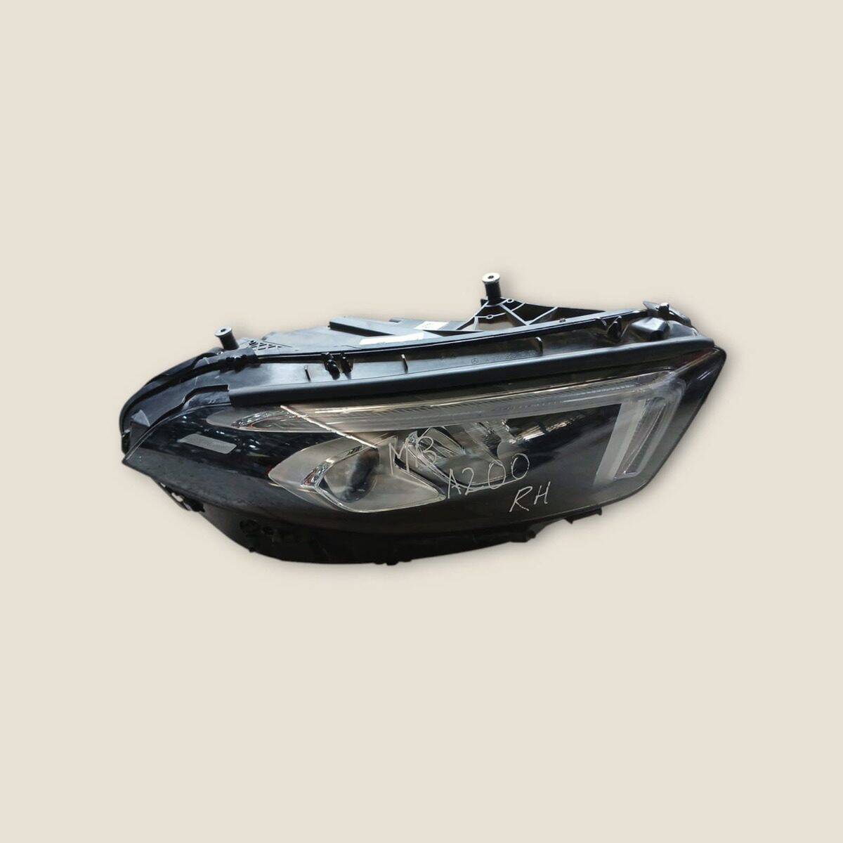 Optico Derecho Mercedes Benz A200-