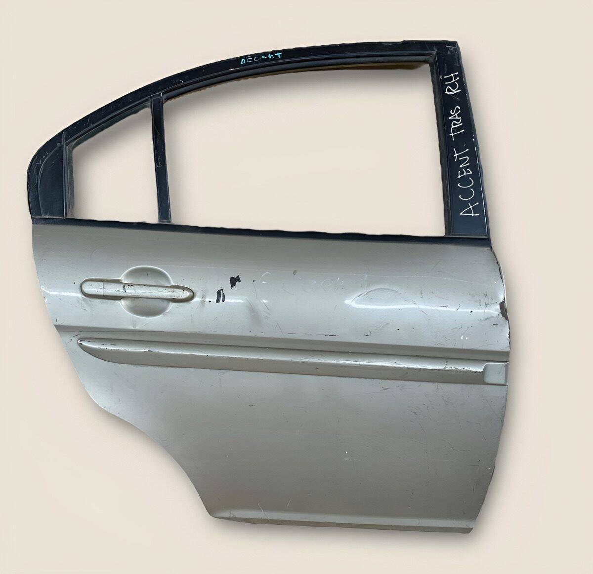 Puerta Trasera Derecha Hyundai Accent-